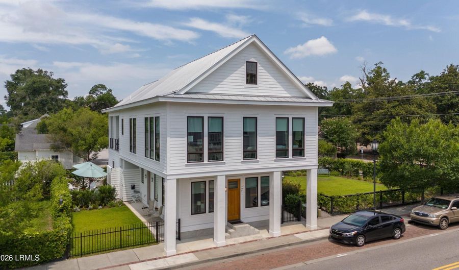 706 Bladen St, Beaufort, SC 29902 - 4 Beds, 4 Bath