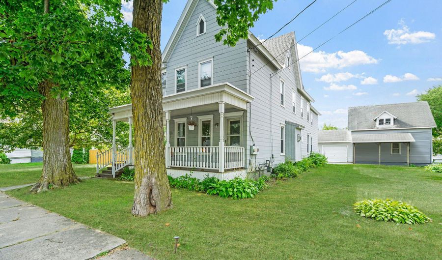 334 Forest Ave, Amsterdam, NY 12010 - 4 Beds, 2 Bath