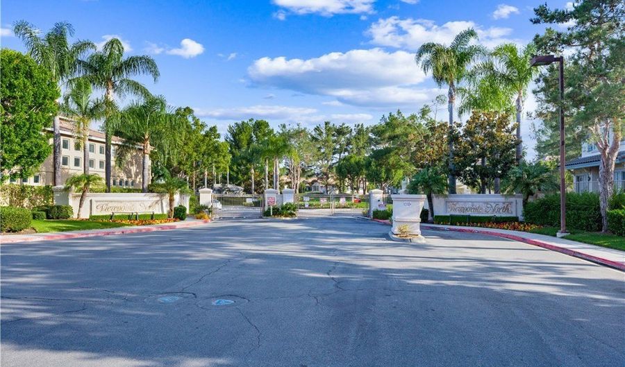 7997 E Viewrim, Anaheim, CA 92808 - 2 Beds, 2 Bath