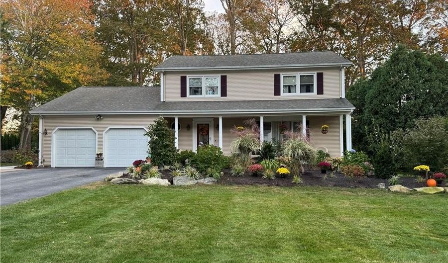 2212 Phenix Ave, Cranston, RI 02921 - 4 Beds, 2 Bath