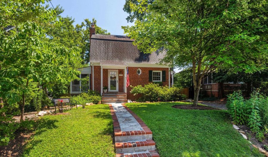 5706 9TH Rd N, Arlington, VA 22205 - 3 Beds, 2 Bath
