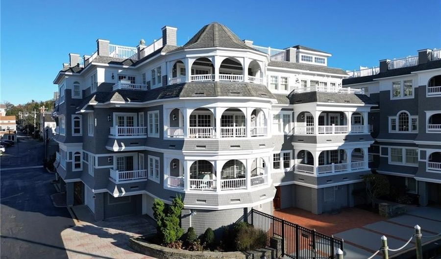 24 Brown And Howard Wharf 302, Newport, RI 02840 - 3 Beds, 3 Bath