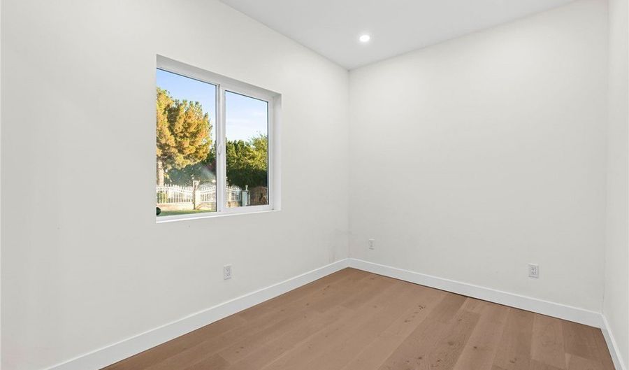 9076 Lev Avenue 9078, Arleta, CA 91331 - 4 Beds, 3 Bath