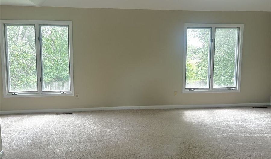 125 Hobnail Dr, Amherst, NY 14228 - 4 Beds, 3 Bath
