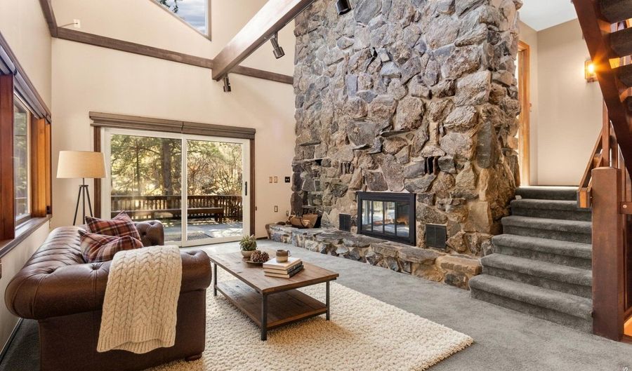 31 Kings Canyon Rd, Bellvue, CO 80512 - 3 Beds, 4 Bath