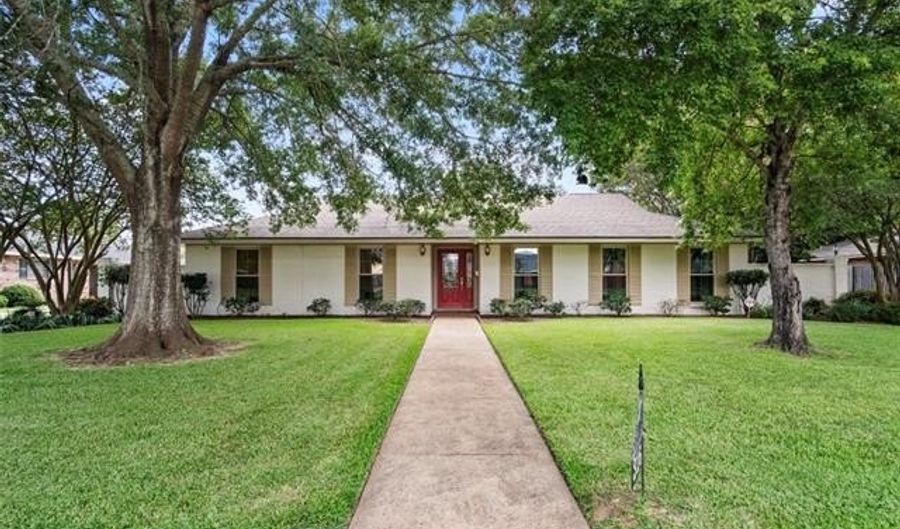 316 POST OAK Blvd, Alexandria, LA 71303 - 3 Beds, 3 Bath