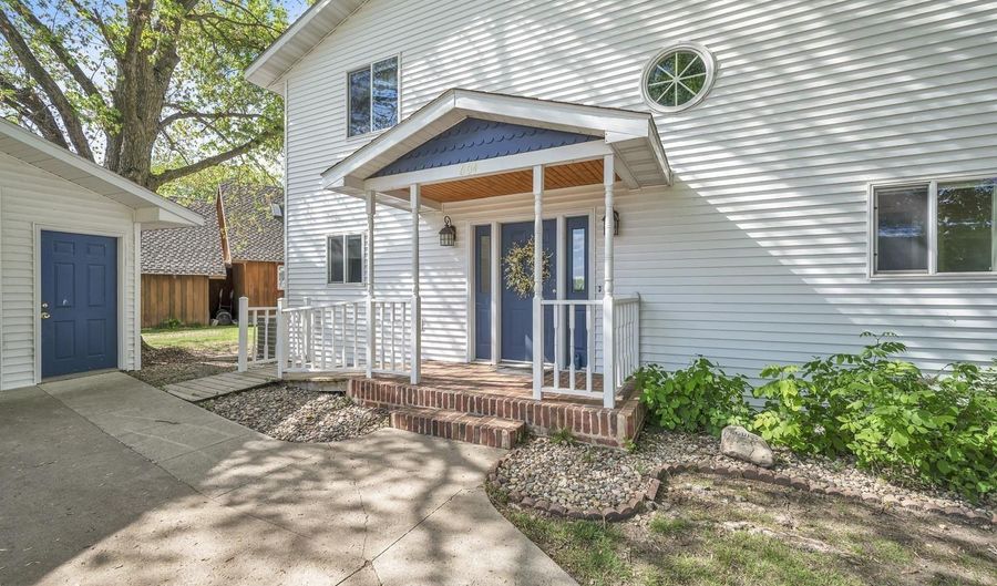 604 Dam Rd, Arnolds Park, IA 51331 - 6 Beds, 4 Bath