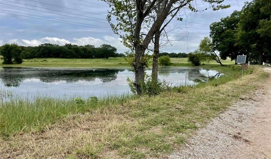 100 Rolling Hills Blvd, Alvord, TX 76225 - 0 Beds, 0 Bath