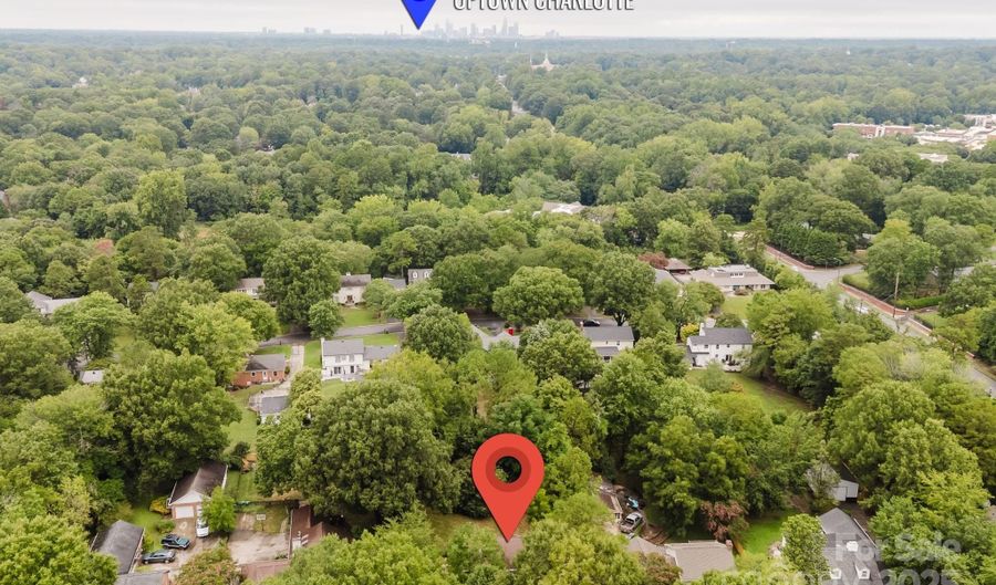 1224 Brockton Ln, Charlotte, NC 28226 - 4 Beds, 3 Bath