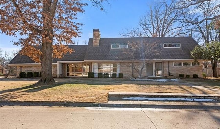 3429 Woodland Rd, Bartlesville, OK 74006 - 3 Beds, 4 Bath