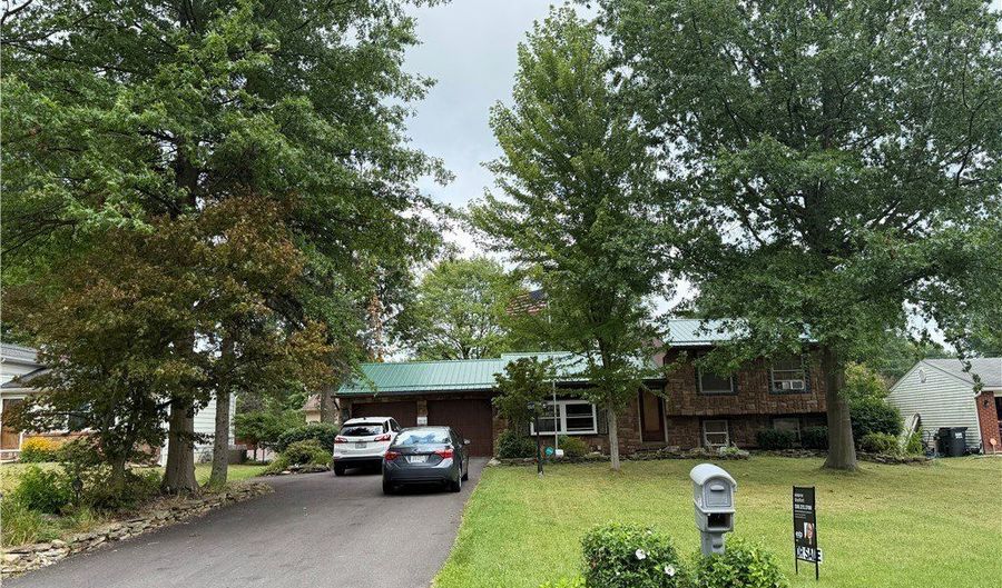 1921 Birch Trace Dr, Austintown, OH 44515 - 3 Beds, 2 Bath