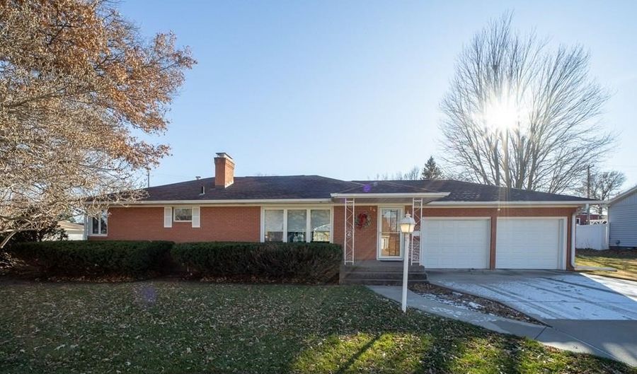 1716 N St, Aurora, NE 68818 - 2 Beds, 2 Bath