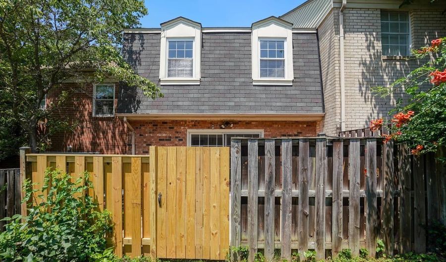 838 COLLEGE Pkwy 11-838, Rockville, MD 20850 - 3 Beds, 3 Bath