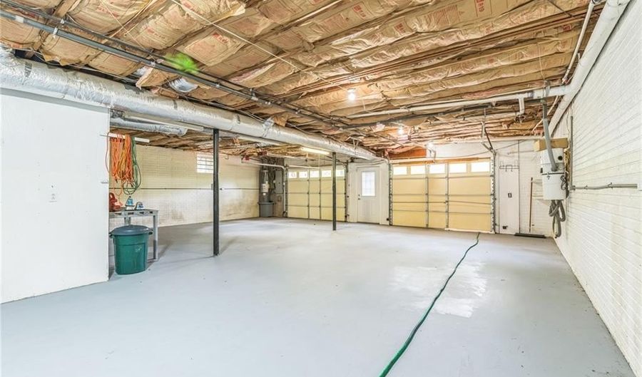 113 Heatherwood Ln, Barnesville, GA 30204 - 4 Beds, 4 Bath