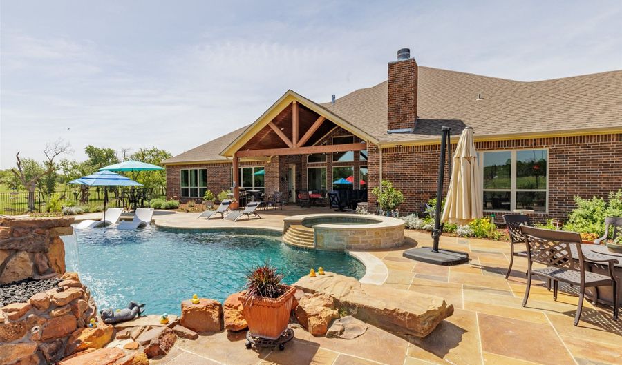 1466 County Road 1270, Alvord, TX 76225 - 3 Beds, 4 Bath