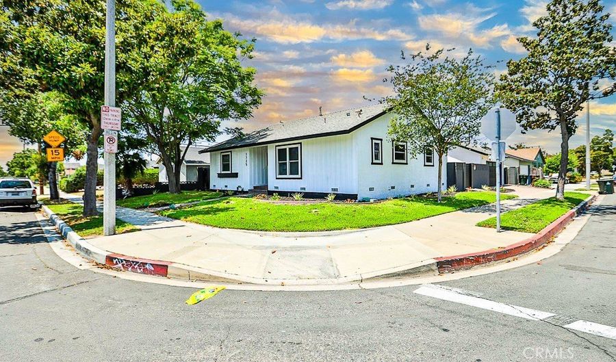 1725 W Beacon Ave, Anaheim, CA 92804 - 3 Beds, 2 Bath