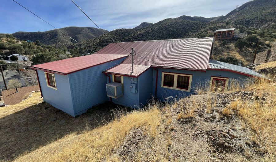 713 Warren Ave, Bisbee, AZ 85603 - 2 Beds, 1 Bath