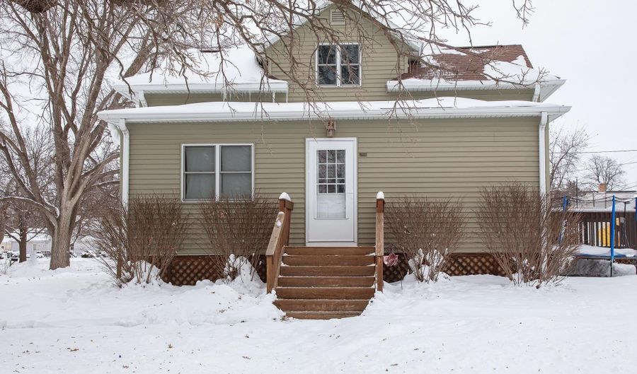 520 3rd St, Allison, IA 50602 - 3 Beds, 1 Bath