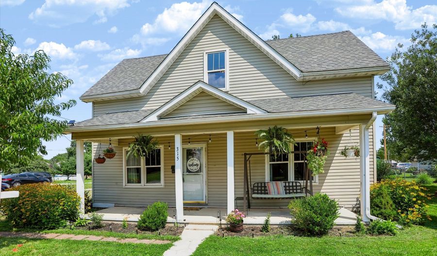 315 S Main St, Advance, IN 46102 - 4 Beds, 2 Bath