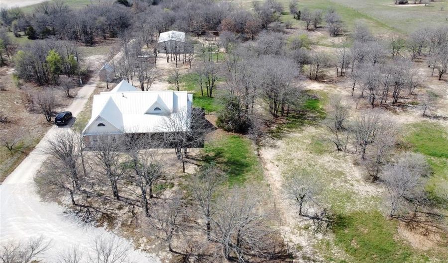 2055 County Road 1370, Alvord, TX 76225 - 3 Beds, 2 Bath