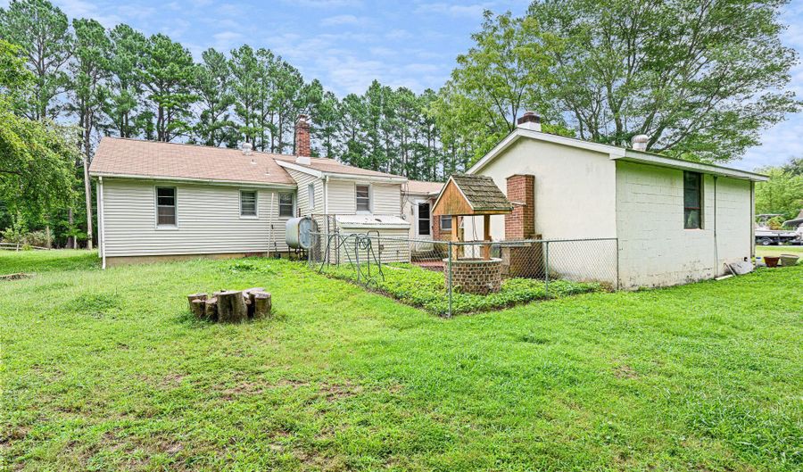 2445 KENTON Rd, Dover, DE 19904 - 2 Beds, 1 Bath