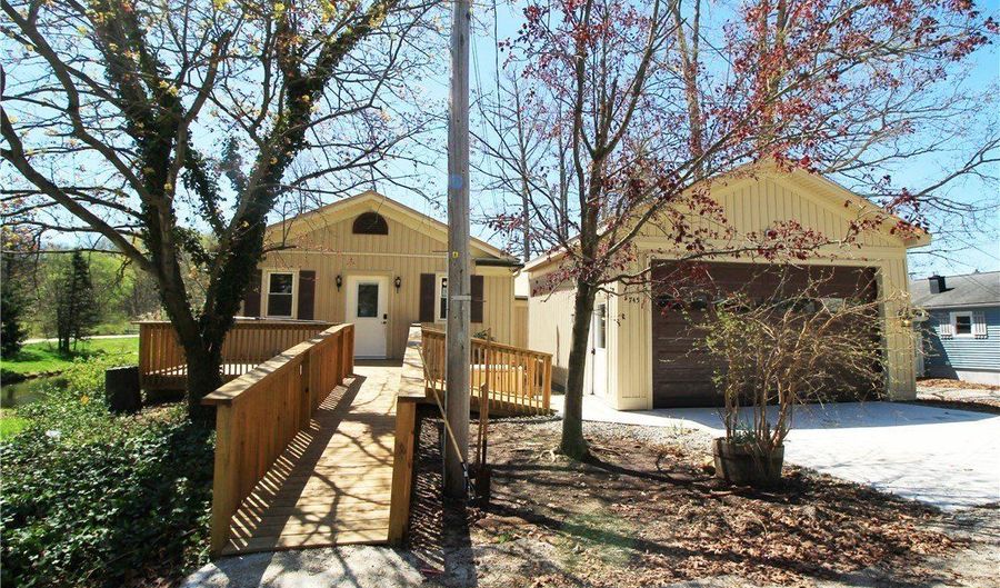 745 McRoberts Ave, Aurora, OH 44202 - 3 Beds, 3 Bath