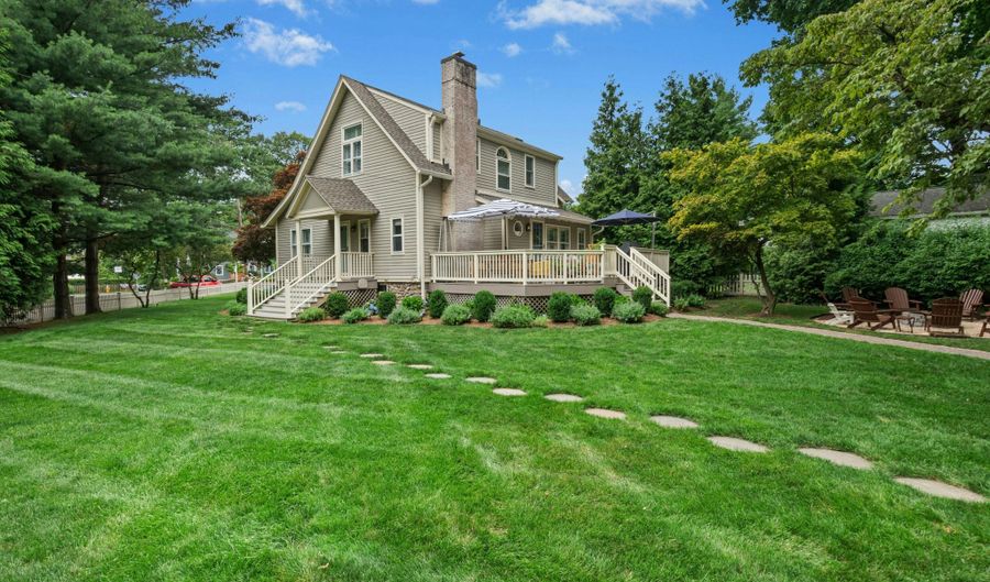 139 Holmes Ave, Darien, CT 06820 - 3 Beds, 3 Bath
