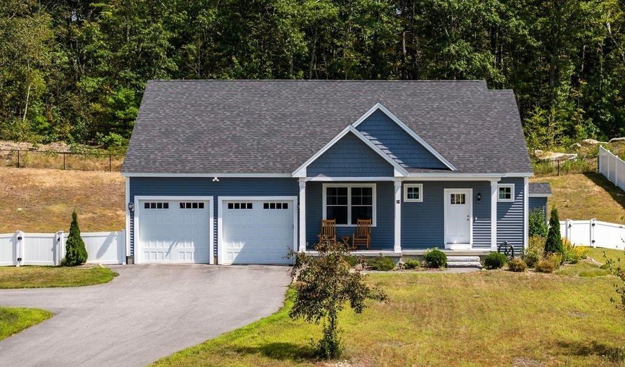 24 Kendall Ln, Raymond, NH 03077 - 2 Beds, 3 Bath