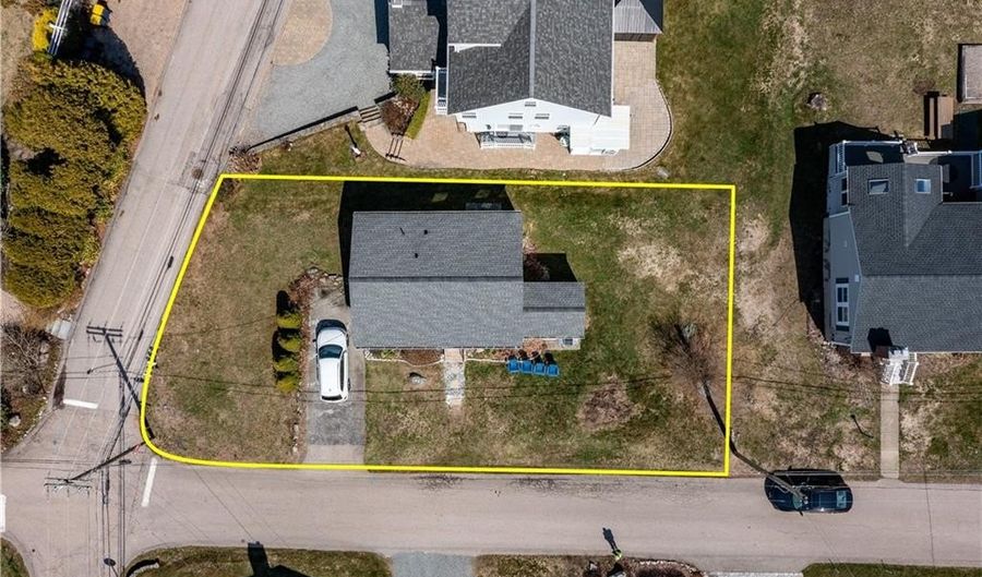 26 Richard Smith Rd, Narragansett, RI 02882 - 2 Beds, 1 Bath