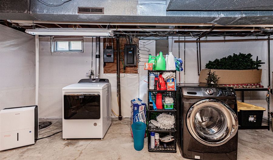 509 NW Logan St, Ankeny, IA 50023 - 3 Beds, 2 Bath