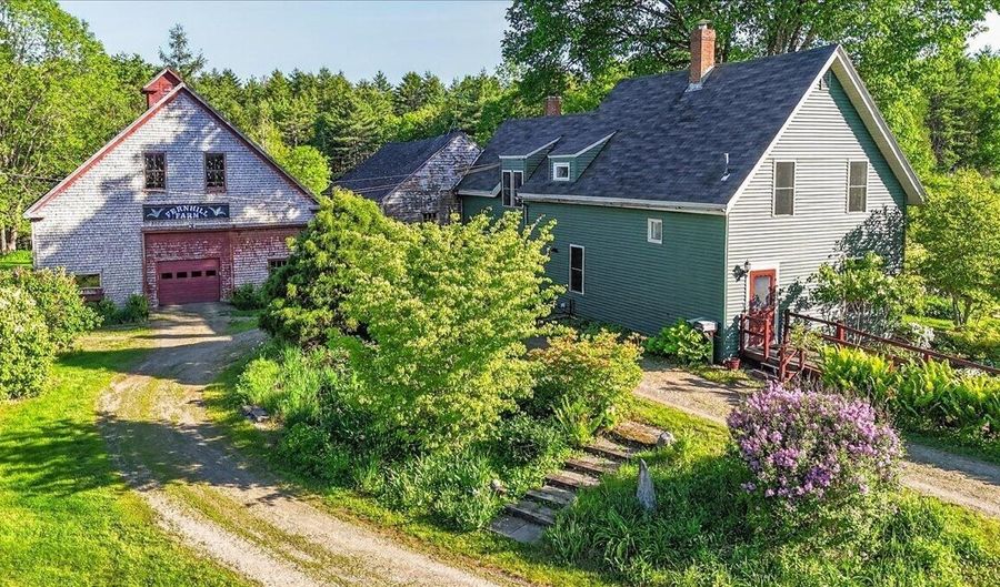18 Cobb Rd, Belfast, ME 04915 - 4 Beds, 4 Bath