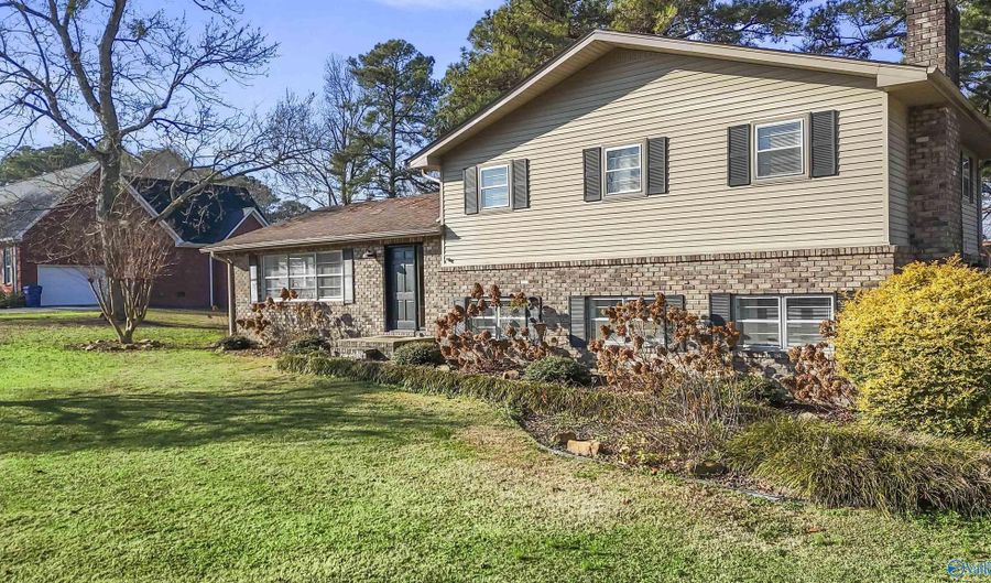 1201 Elm Cir, Albertville, AL 35950 - 3 Beds, 2 Bath