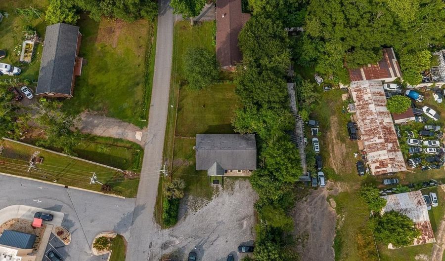1501 B Boiling Springs Rd, Boiling Springs, SC 29316 - 0 Beds, 3 Bath