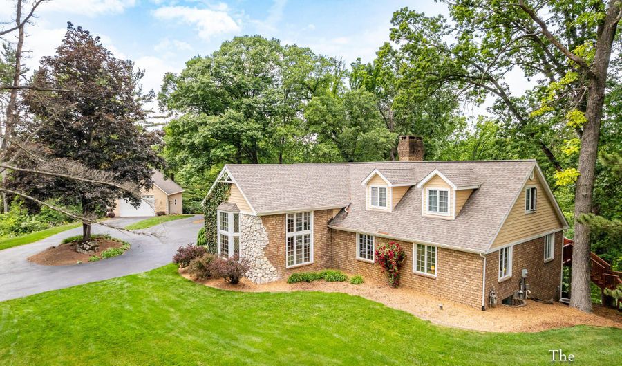 175 Honey Creek Ave NE, Ada, MI 49301 - 5 Beds, 5 Bath