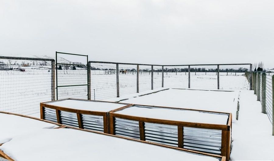 21 Upper Big Flat Ln, Carmen, ID 83462 - 5 Beds, 3 Bath