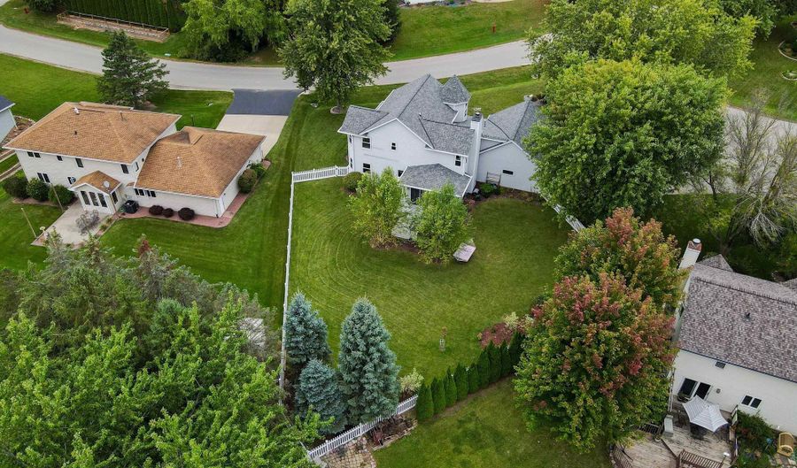 N341 TAMARACK Circle, Appleton, WI 54915 - 3 Beds, 4 Bath
