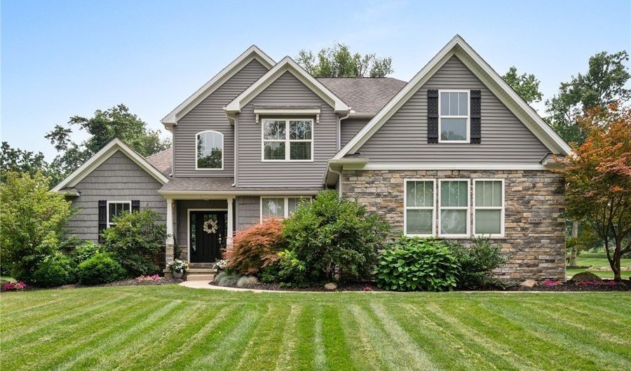 49820 Greystone Dr, Amherst, OH 44001 - 5 Beds, 4 Bath