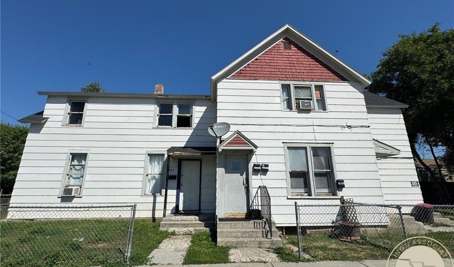 323 S 31st St, Billings, MT 59101 - 8 Beds, 4 Bath