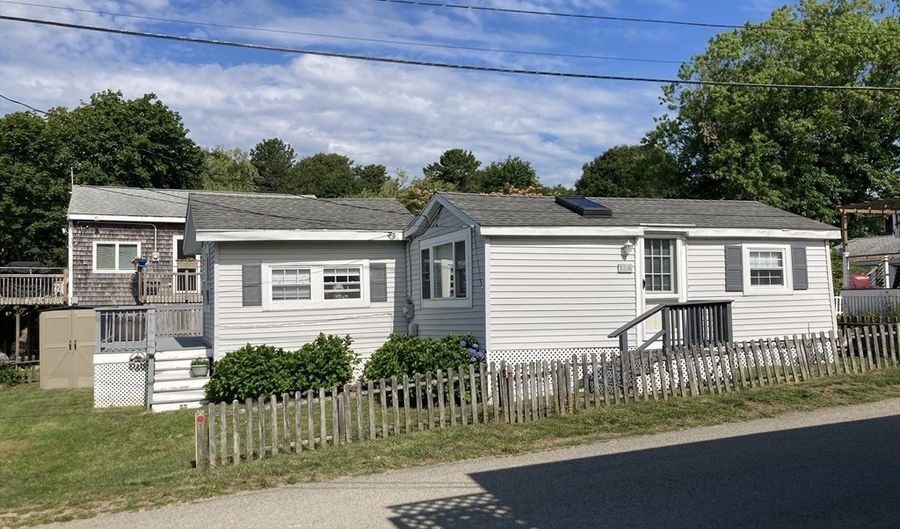 13 Thompson Rd A, Bourne, MA 02532 - 2 Beds, 1 Bath