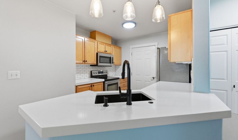 14905 SW SANDHILL Loop 101, Beaverton, OR 97007 - 2 Beds, 2 Bath