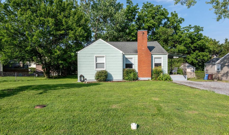 1782 Dalton St, Alcoa, TN 37701 - 2 Beds, 1 Bath