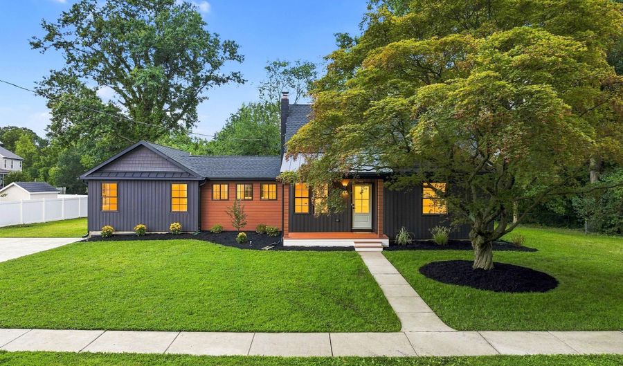 205 E MERCHANT St, Audubon, NJ 08106 - 4 Beds, 3 Bath