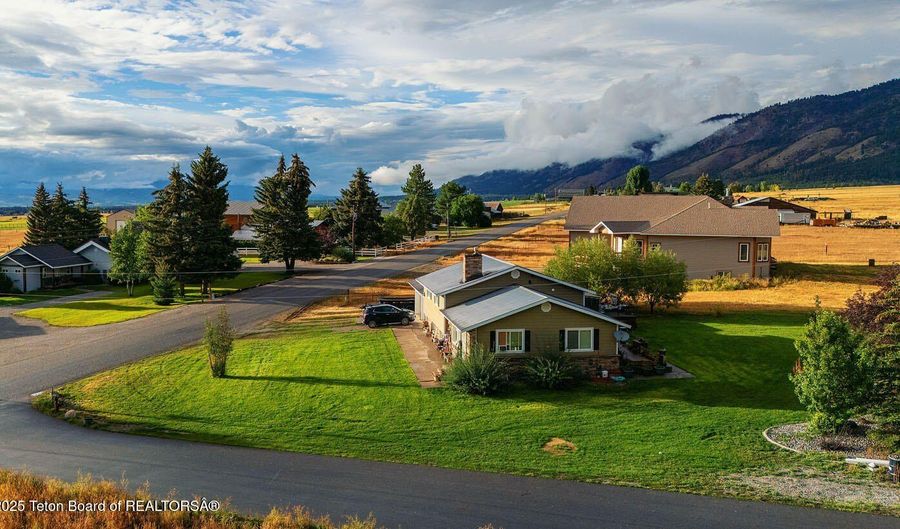 716 BENCH Rd, Bedford, WY 83112 - 3 Beds, 3 Bath