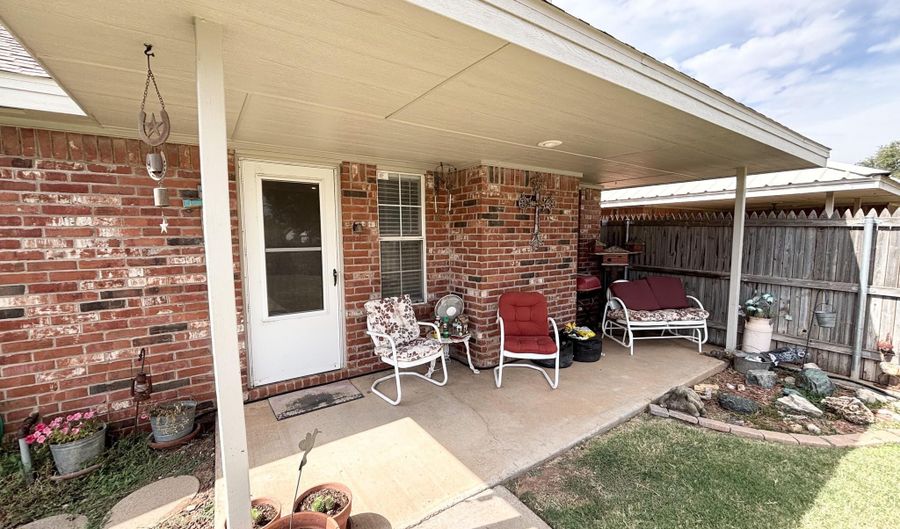 306 Avenue M, Abernathy, TX 79311 - 2 Beds, 2 Bath
