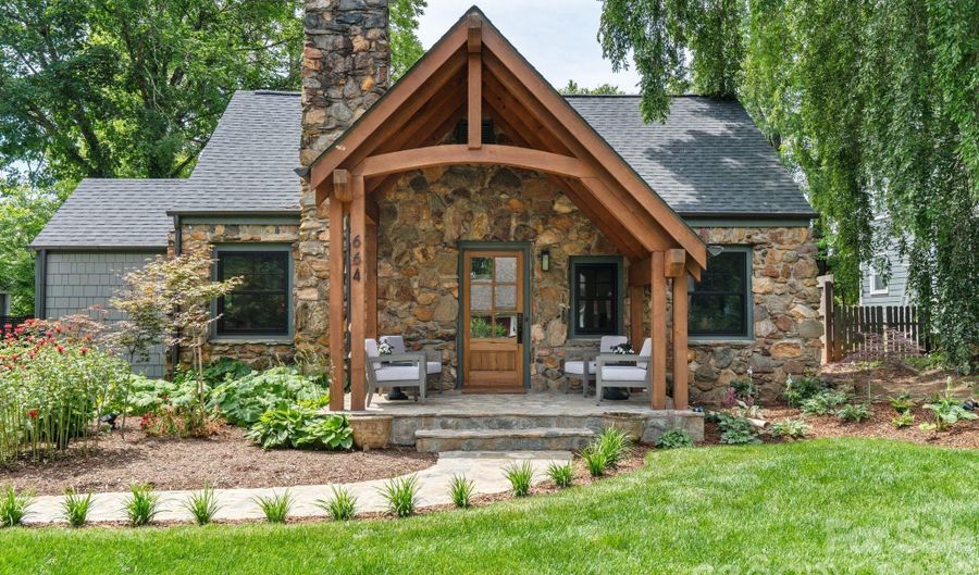664 Lakeshore Dr, Asheville, NC 28804 - 3 Beds, 3 Bath
