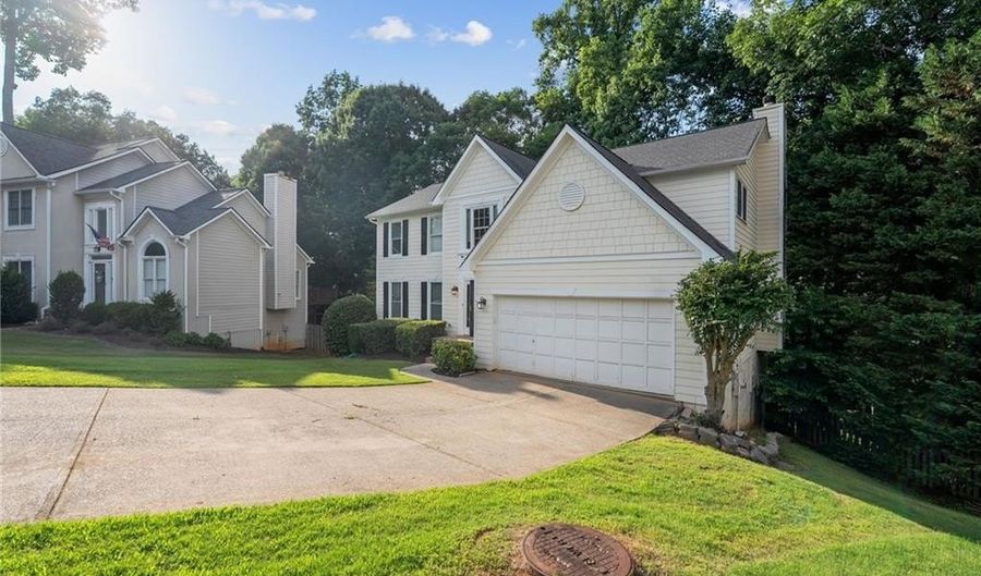 620 Brook Landing Ct, Alpharetta, GA 30005 - 5 Beds, 4 Bath