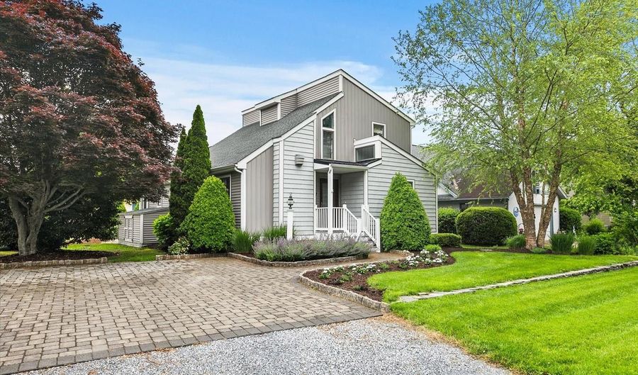 537 CANDLELIGHT Ln, Bethany Beach, DE 19930 - 4 Beds, 3 Bath