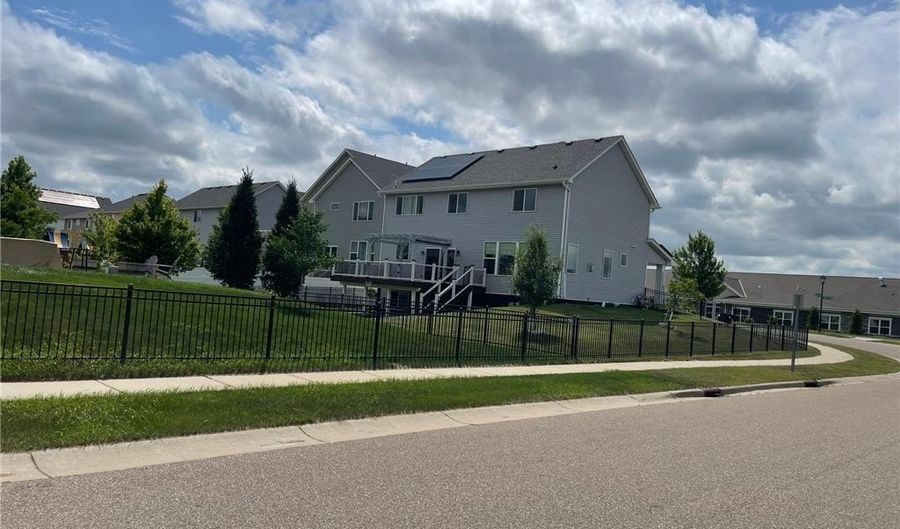5437 154th St W, Apple Valley, MN 55124 - 6 Beds, 4 Bath