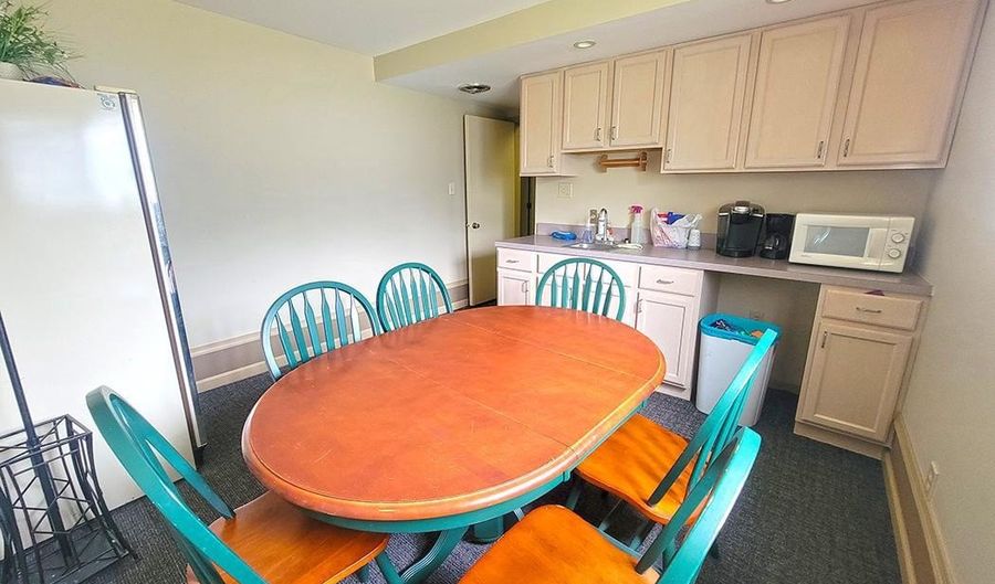 1401 W PENNSYLVANIA St, Allentown, PA 18102 - 3 Beds, 4 Bath