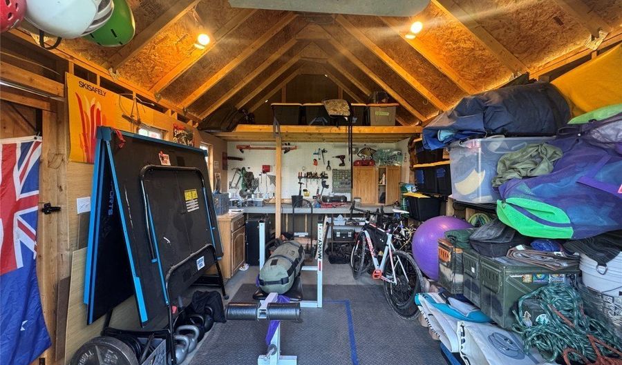 102 9th St, Belgrade, MT 59714 - 2 Beds, 1 Bath